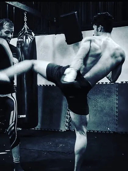 Power, precision, and technique. This is the result of relentless practice. I teach you how to channel your strength into effective kickboxing and Muay Thai strikes, turning your body into a weapon for fitness and self-defense.