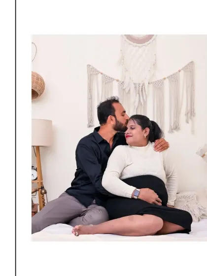 I love creating a relaxed, cozy atmosphere in my studio. This couple's portrait in our Boho-themed setup, with its natural textures and warm lighting, feels so intimate and real. It’s about capturing your connection in a space that feels like home.